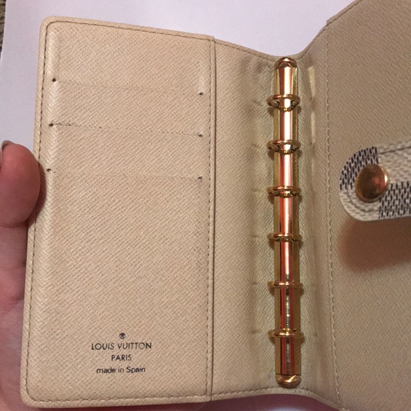 Authentic Luis Vuitton small ring agenda cover - Picture 3 of 4